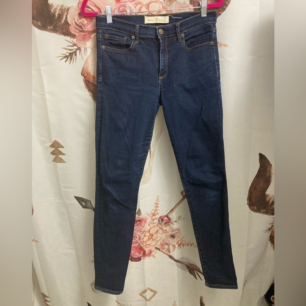 Size 6 long Gap skinny jeans​​​​​​​​​​​